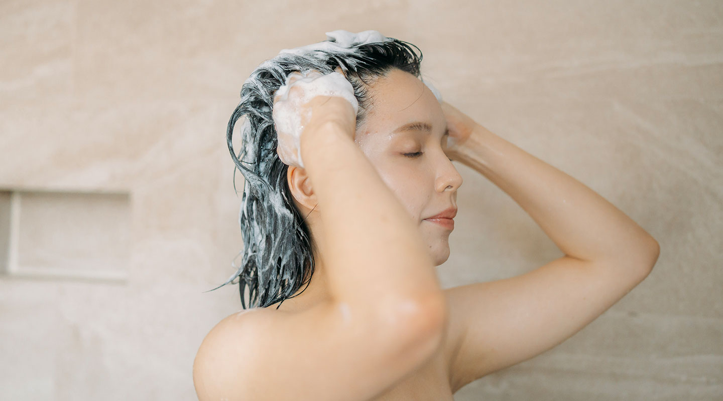 正しい夜のヘアケア8ステップ