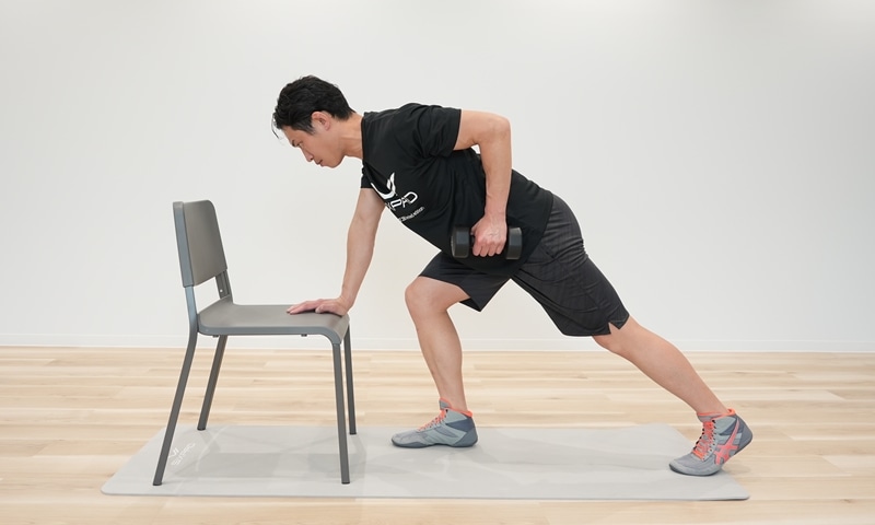 広背筋・僧帽筋のトレーニング1｜ワンハンドロウイング